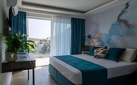 Blu Waters Boutique Hotel